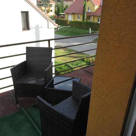 Rd Cerncin Bucovice Apartment Bagian luar foto