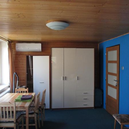 Rd Cerncin Bucovice Apartment Bagian luar foto