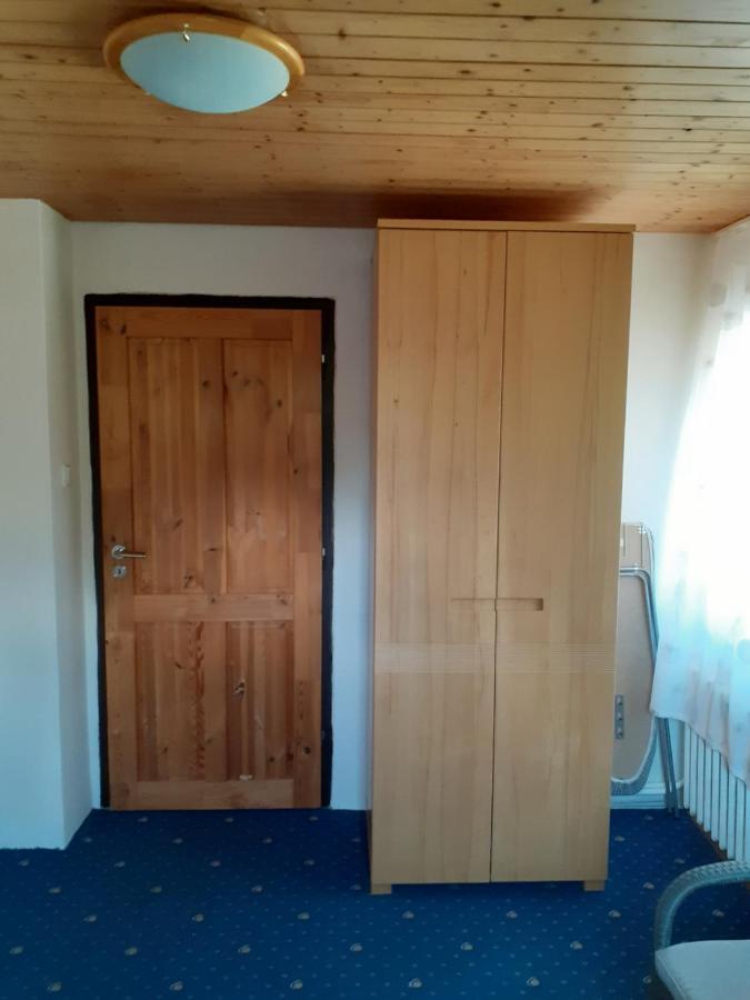 Rd Cerncin Bucovice Apartment Bagian luar foto