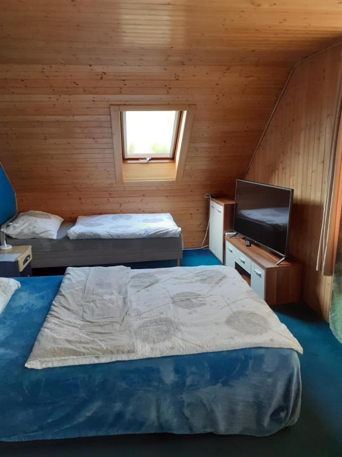 Rd Cerncin Bucovice Apartment Bagian luar foto