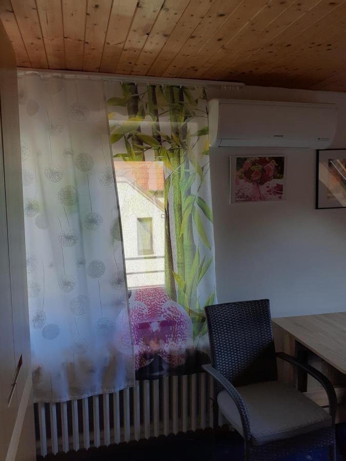 Rd Cerncin Bucovice Apartment Bagian luar foto