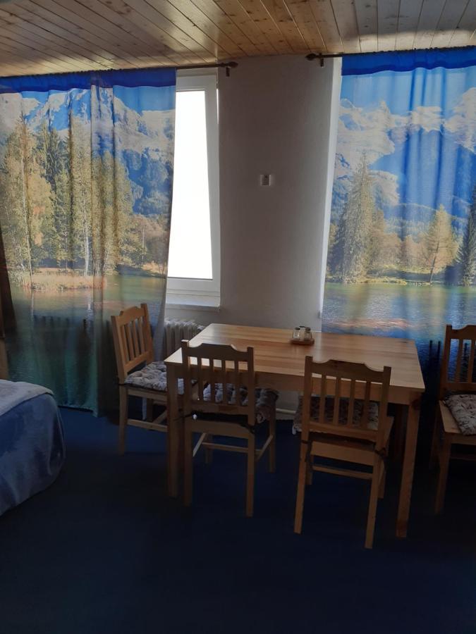 Rd Cerncin Bucovice Apartment Bagian luar foto
