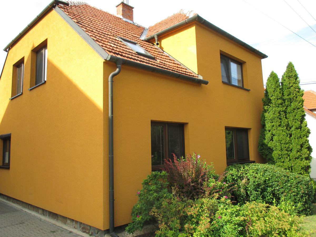 Rd Cerncin Bucovice Apartment Bagian luar foto